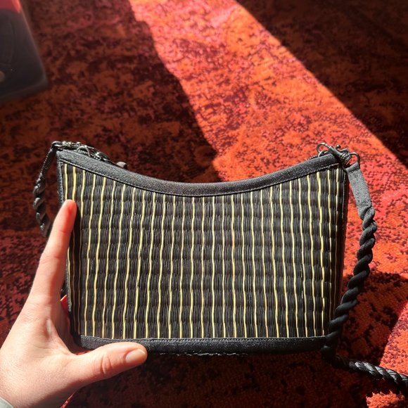 Handmade woven purse Small "Kim Ang" (by Ethical Women-ran Cambodian Org) - Picture 3 of 10